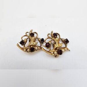 vintage gold-tone clip-on earrings floral design faux pearls amethyst  ruby-red